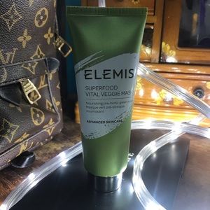 🥬SUPERFOOD VITAL VEGGIE MASK by “Elemis”